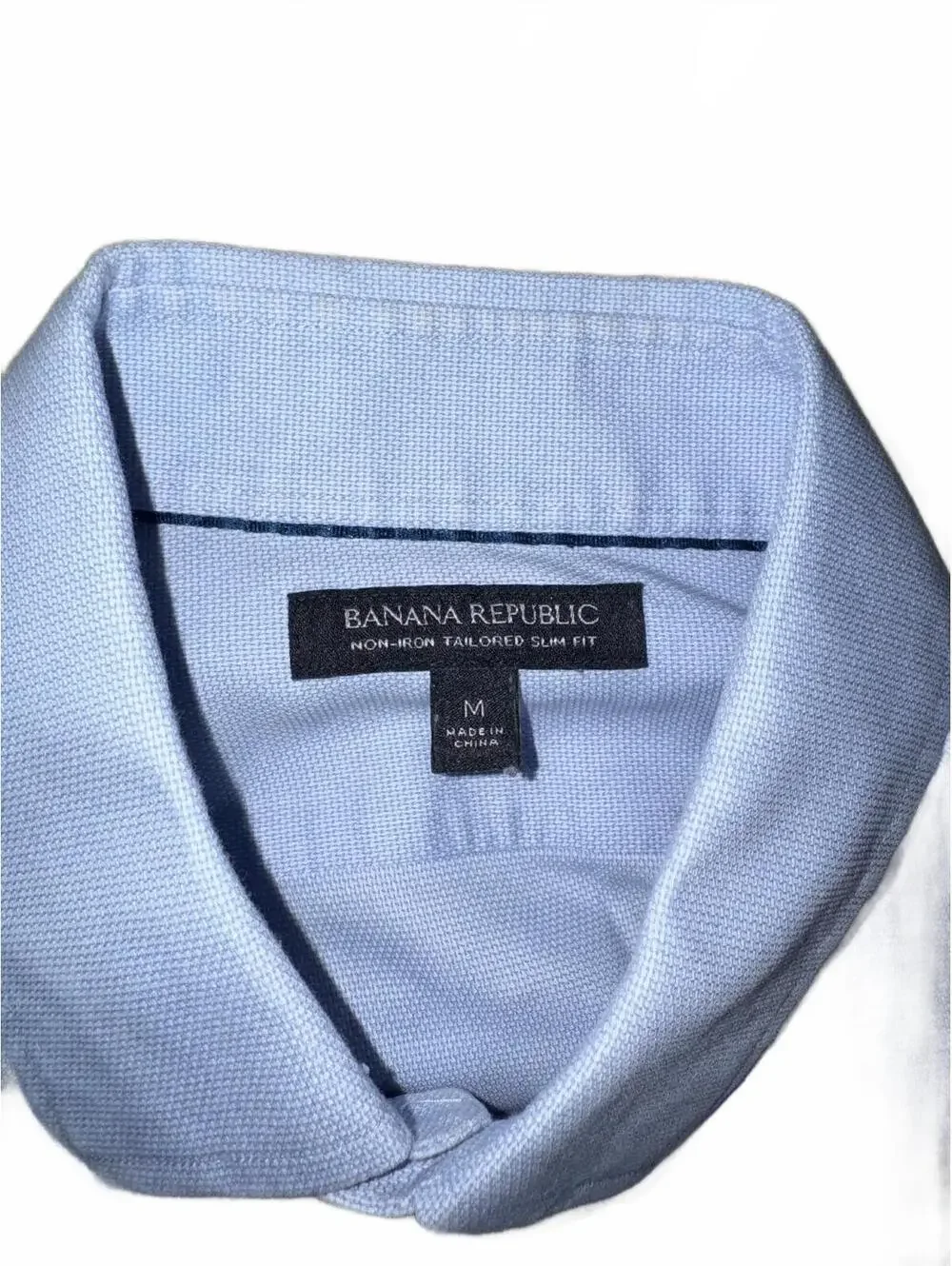 Men’s Banana Republic light blue button up shirt Size Medium